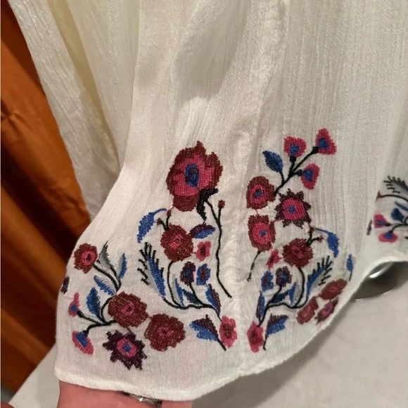 Free People Ivory Embroidered Boho Peasant Blouse XS‎ - Picture 3 of 8